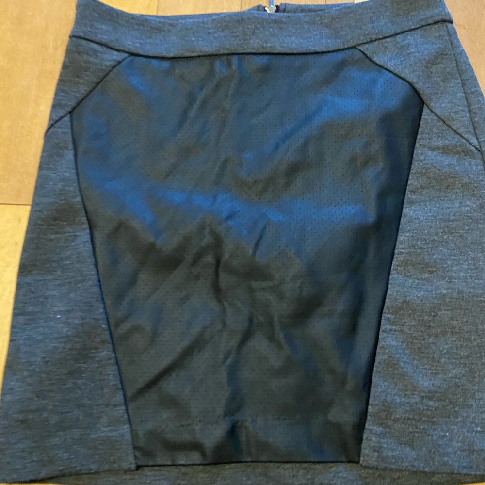 Skirt with leather front size small